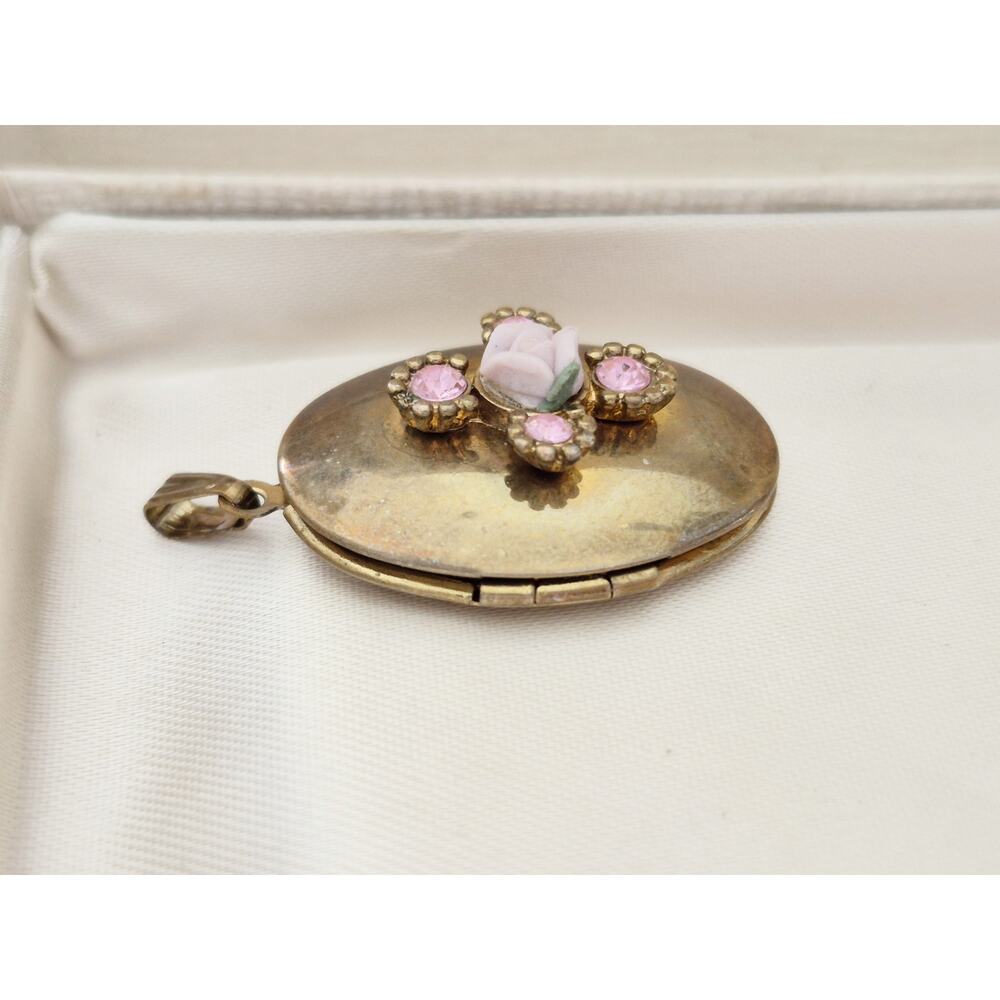 Vintage Gold Tone Oval Pink Roses Rhinestone Locket - Picture 4 of 7